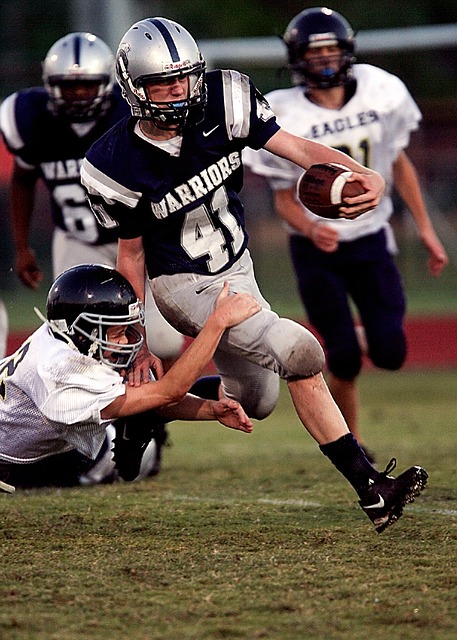 吓人，一巴拉圭球员在侏儒美洲杯头部着地后当场失去意识
