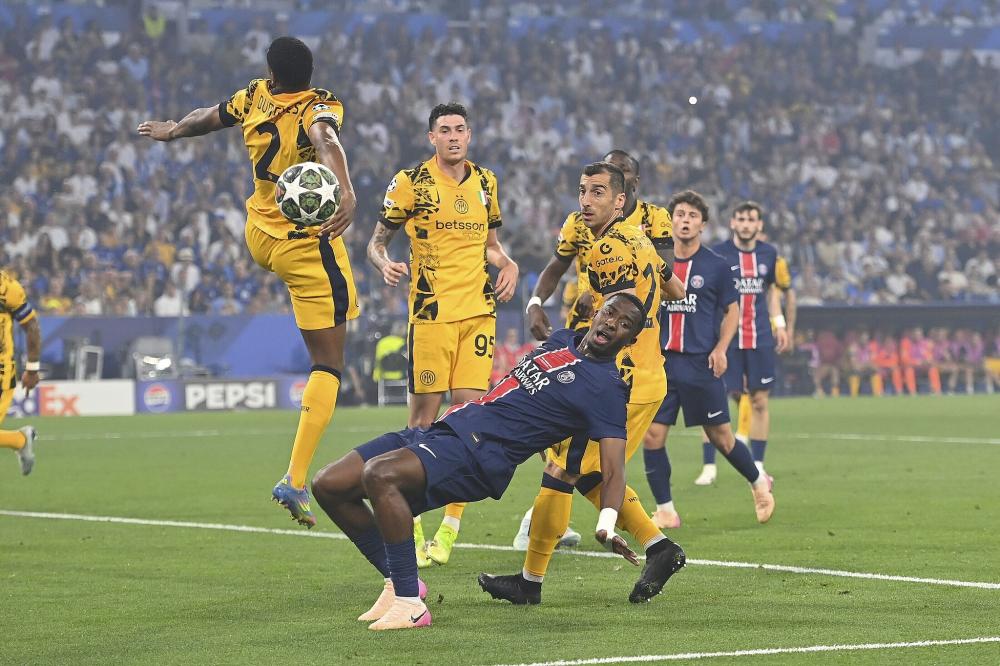 东体：海港本周一已经重新集结，加布里埃尔暂未参加合练